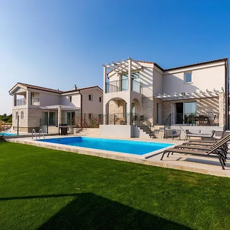 Villas Diminići