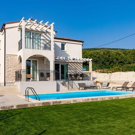 Villas * Diminići