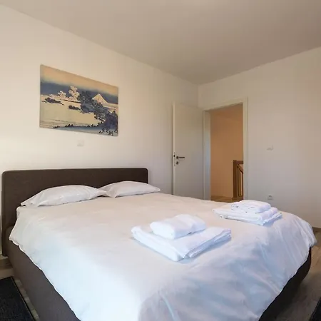 Villas Villa *